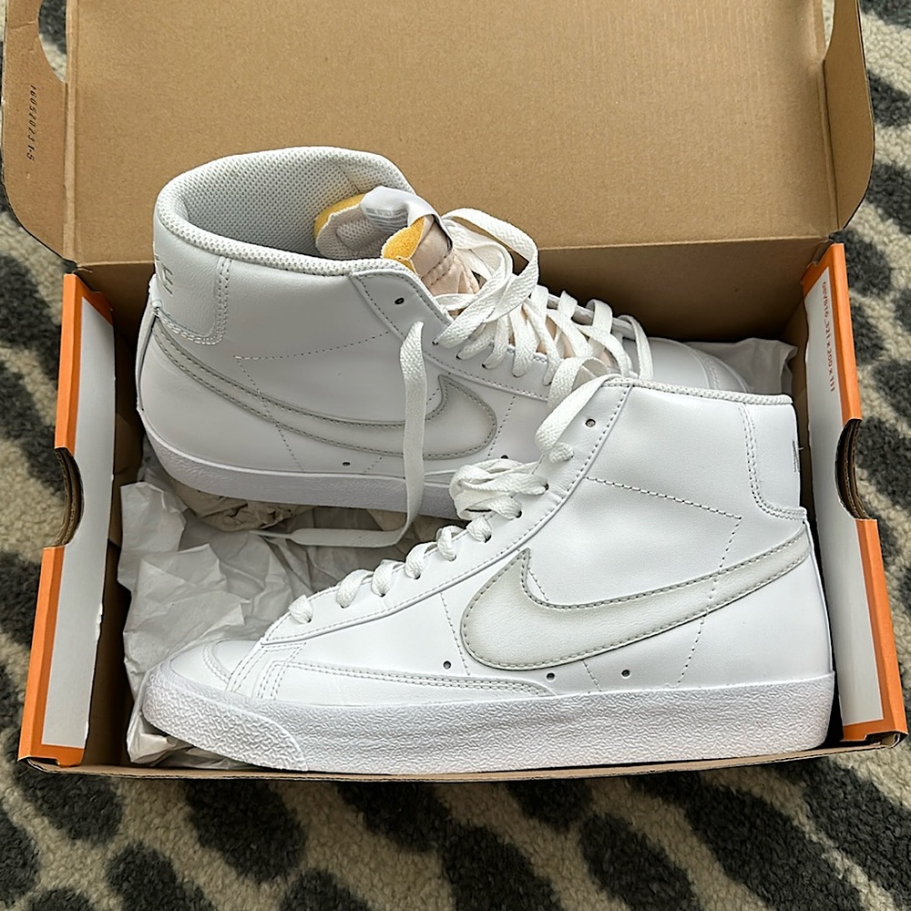 NEW!! Limited Edition ‘77 Vintage Nike Blazers